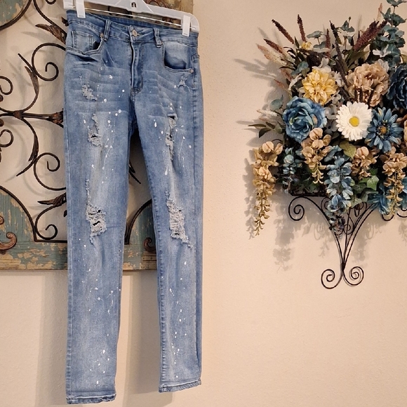 KUNMI Denim - Trendy Paint Splatter Blue Distressed  Skinny Jeans. Size Medium
